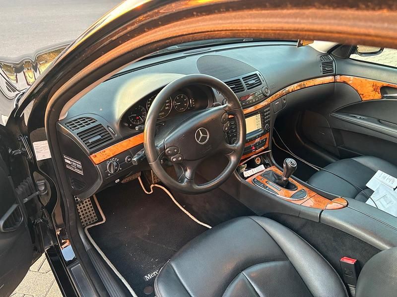 Gebraucht Mercedes E320 228 PS (167 kW) 2008 Schwarz Kombi