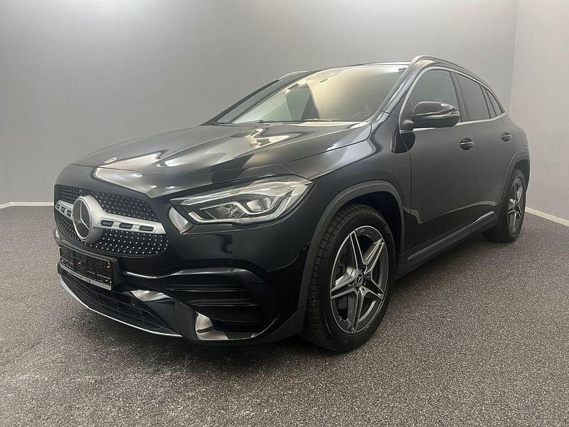 Schwarz Gebraucht 2021 Mercedes GLA220 AMG line SUV | 36.499 € (Fairer Preis) - Bild 1/4