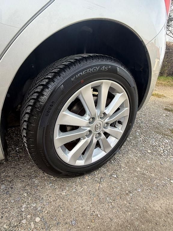 Gebraucht Toyota Auris Executive 124 PS (91 kW) 2008 Silber Kleinwagen