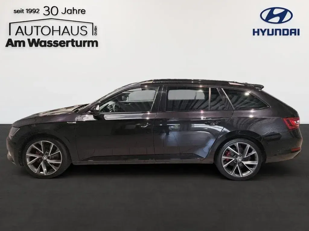 Gebraucht Skoda Superb SportLine 190 PS (139 kW) 2019 Schwarzmagic perleffekt Kombi