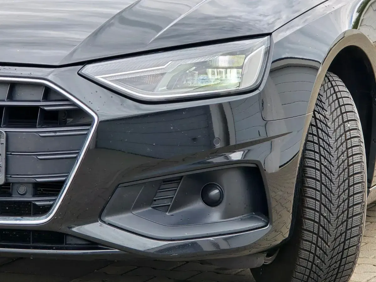 Gebraucht Audi A4 Basis 163 PS (119 kW) 2019 Schwarz Kombi