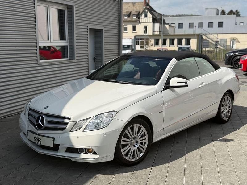 Gebraucht Mercedes E200 184 PS (135 kW) 2010 Weiß Cabrio