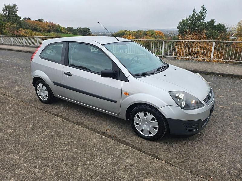 Gebraucht Ford Fiesta 69 PS (50 kW) 2006 Silber Limousine