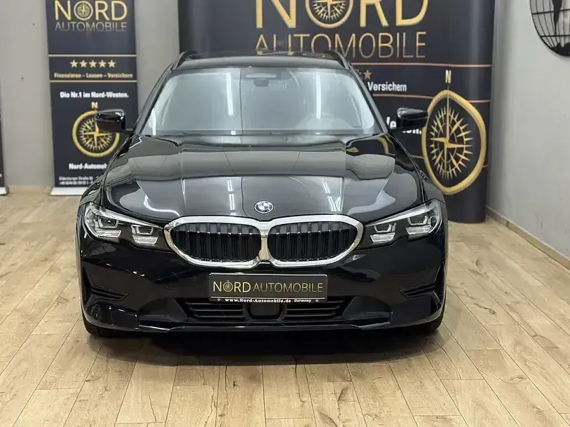 Gebraucht BMW 330 Advantage 252 PS (185 kW) 2020 Schwarz Kombi