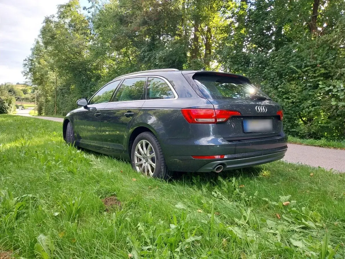 Gebraucht Audi A4 Sport 150 PS (110 kW) 2016 Grau Kombi