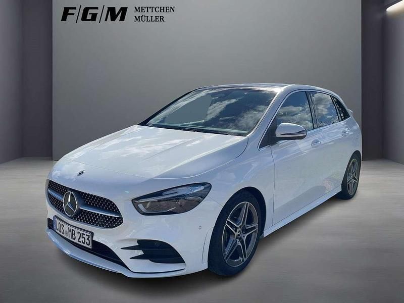 Polarweiß Gebraucht 2024 Mercedes B220 AMG line Van / Kleinbus | 43.970 € (Teuer) - Bild 1/4