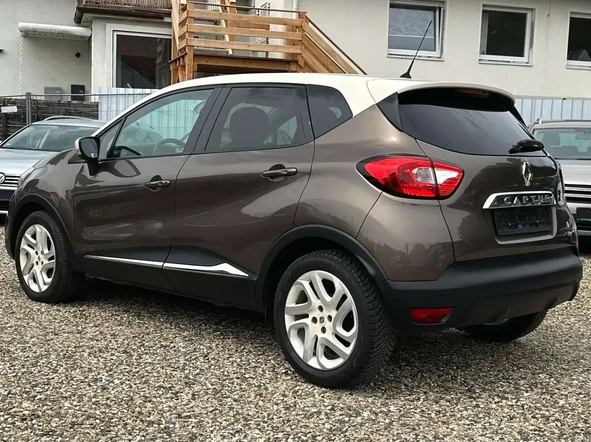 Gebraucht Renault Captur Luxe 120 PS (88 kW) 2014 Braun cnb + elfenbein d16 SUV