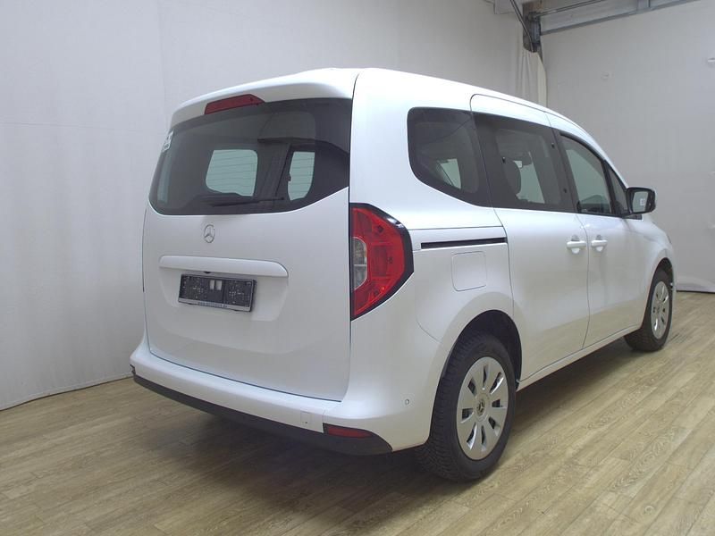 Gebraucht Mercedes T180 131 PS (96 kW) 2024 Schwarz Van / Kleinbus