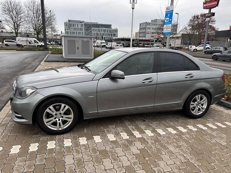 Gebraucht Mercedes C180 156 PS (114 kW) 2011 Silber Limousine