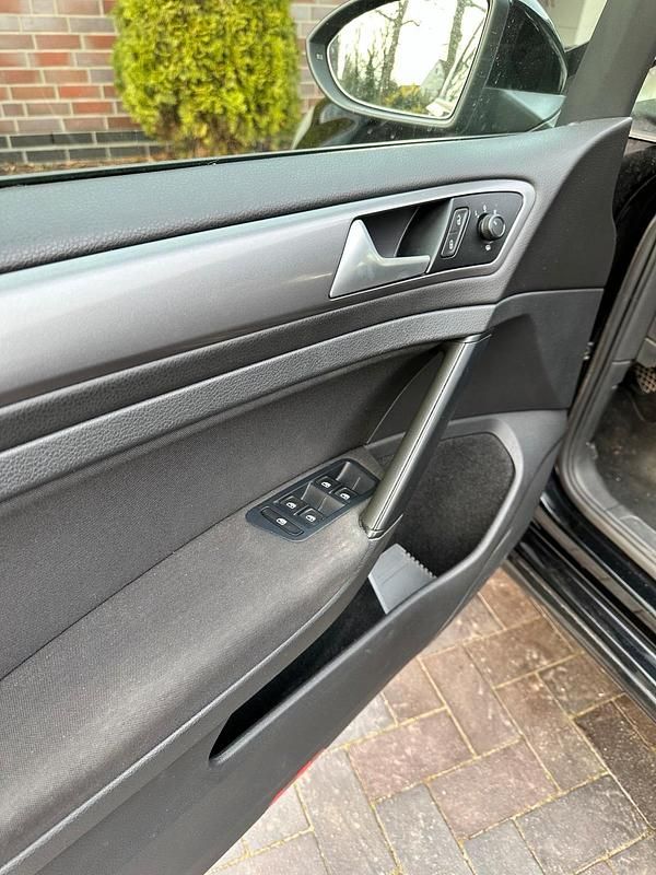 Gebraucht VW Golf VII 110 PS (80 kW) 2015 Schwarz Kleinwagen