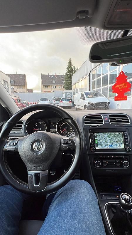 Gebraucht VW Golf VI 105 PS (77 kW) 2011 Blau Kleinwagen