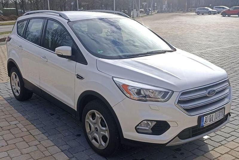 Gebraucht Ford Kuga Cool & Connect 150 PS (110 kW) 2017 Weiß SUV