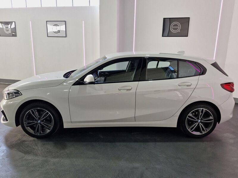 Gebraucht BMW 118 Shadowline 140 PS (102 kW) 2019 Weiß Kleinwagen