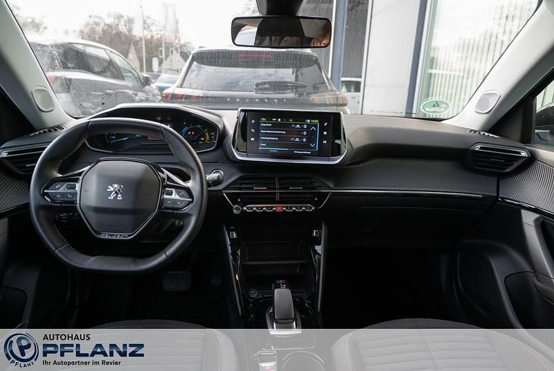 Gebraucht Peugeot e-2008 Active 100 kW (136 PS) 2021 Schwarz SUV