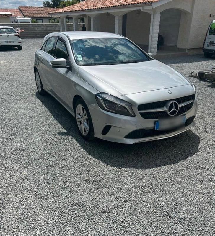Silber Gebraucht 2016 Mercedes A180 Kombi | 15.000 € (Teuer) - Bild 1/4