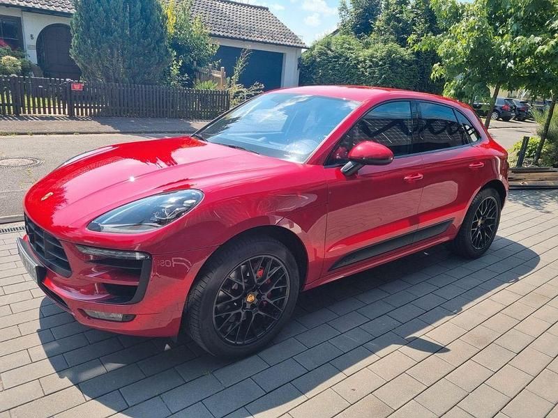 Rot Gebraucht 2017 Porsche Macan GTS SUV | 44.900 € (Guter Preis) - Bild 1/4