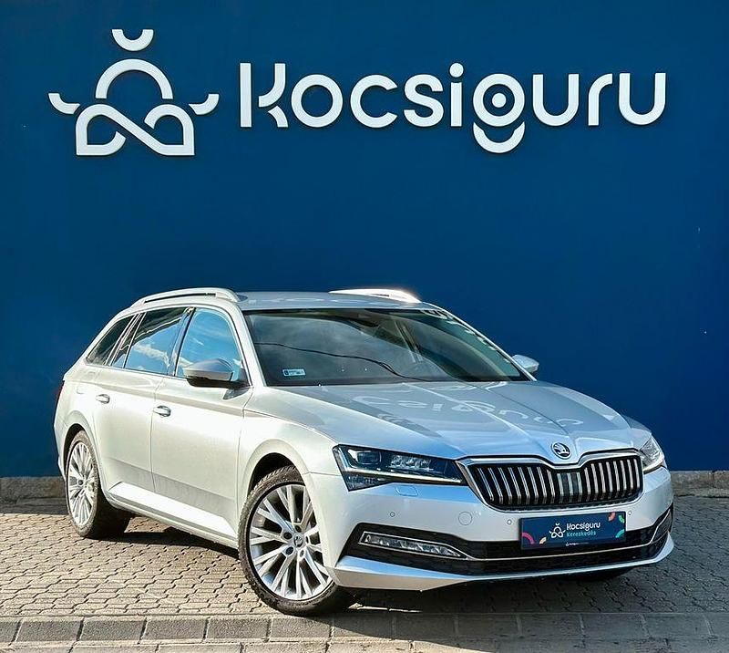 Silber Gebraucht 2022 Skoda Superb Style Kombi | 27.999 € (Fairer Preis) - Bild 1/4