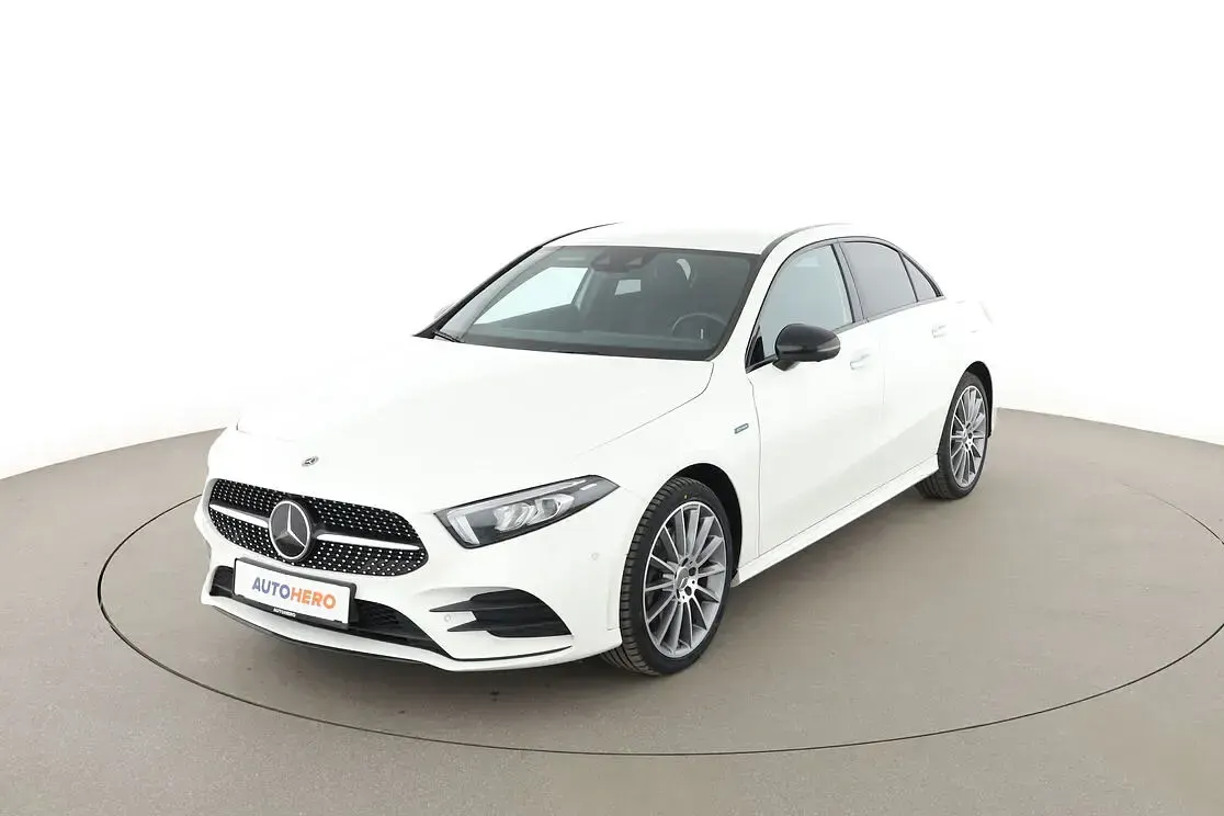 Gebraucht Mercedes A250 AMG line 102 PS (75 kW) 2020 Limousine