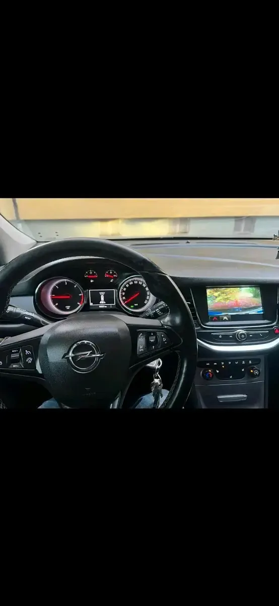 Gebraucht Opel Astra 95 PS (69 kW) 2016 Schwarz Kombi