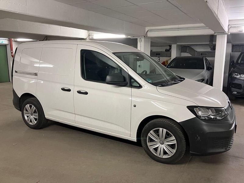 Second-hand VW Caddy 114 CP (83 kW) 2021 Alb Monovolum