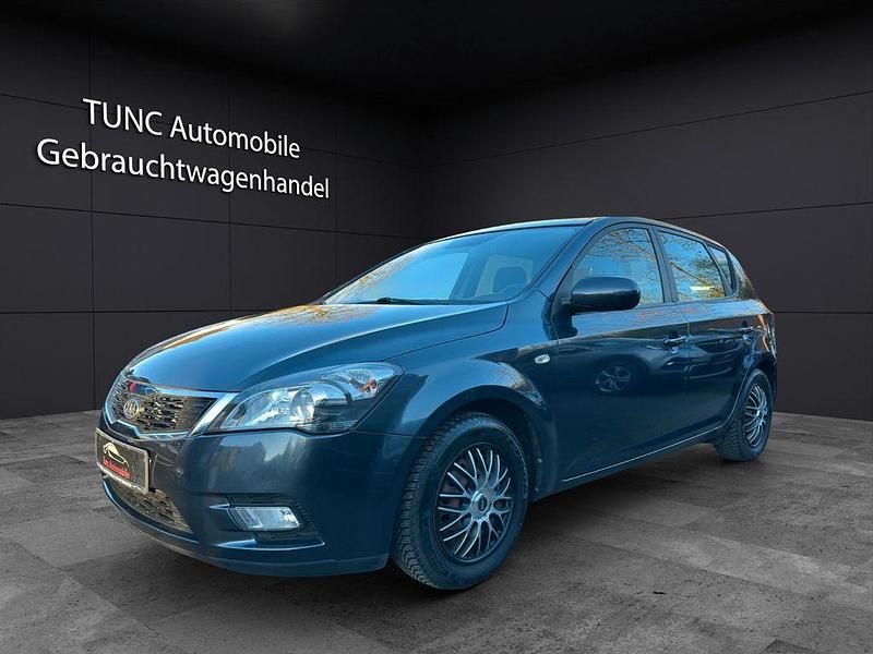 Gebraucht Kia Ceed Edition 7 90 PS (66 kW) 2011 Grau Kleinwagen