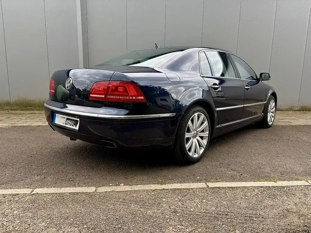 Gebraucht VW Phaeton 334 PS (245 kW) 2011 Blau Limousine