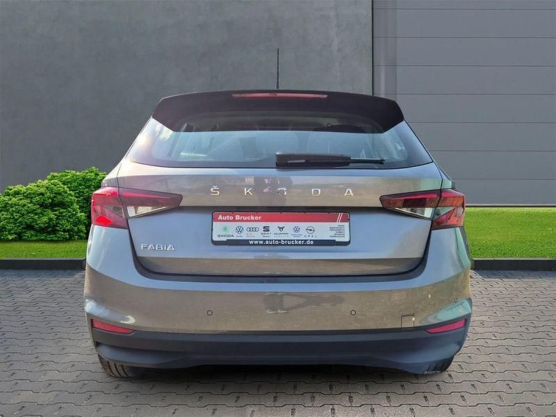 Gebraucht Skoda Fabia Active 95 PS (69 kW) 2022 Grau Kleinwagen