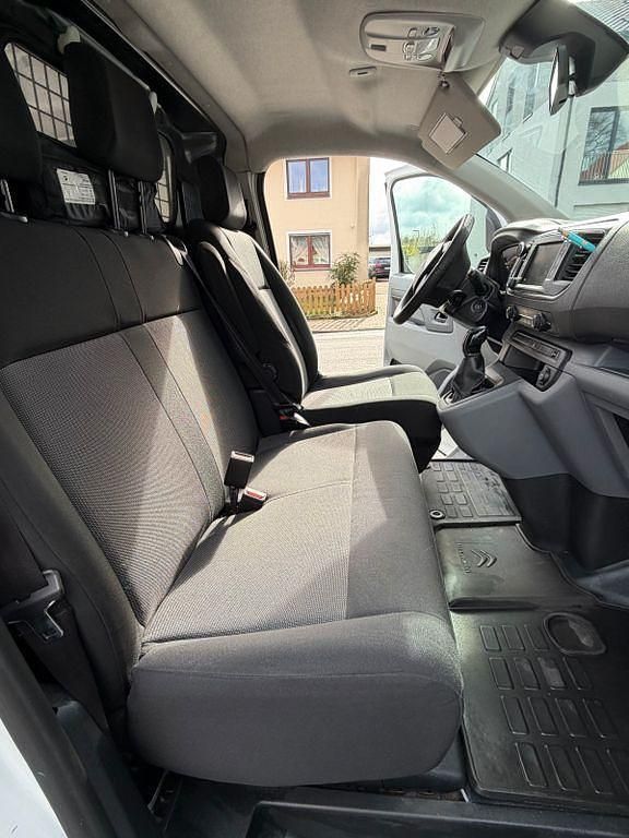 Second-hand Citroën Jumpy 95 CP (69 kW) 2017 Alb Monovolum