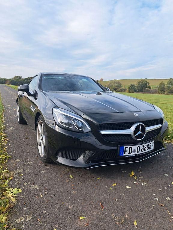 Schwarz Gebraucht 2017 Mercedes SLC200 Cabrio | 30.900 € (Fairer Preis) - Bild 1/4