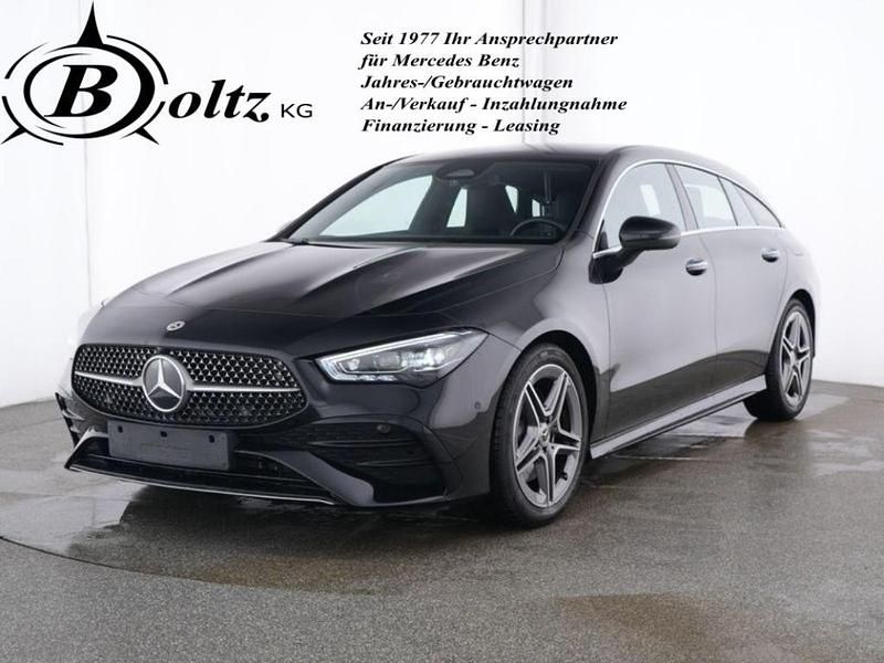 Kosmosschwarz (metallic) Gebraucht 2024 Mercedes CLA200 Shooting Brake AMG Kombi | 34.899 € (Teuer) - Bild 1/4