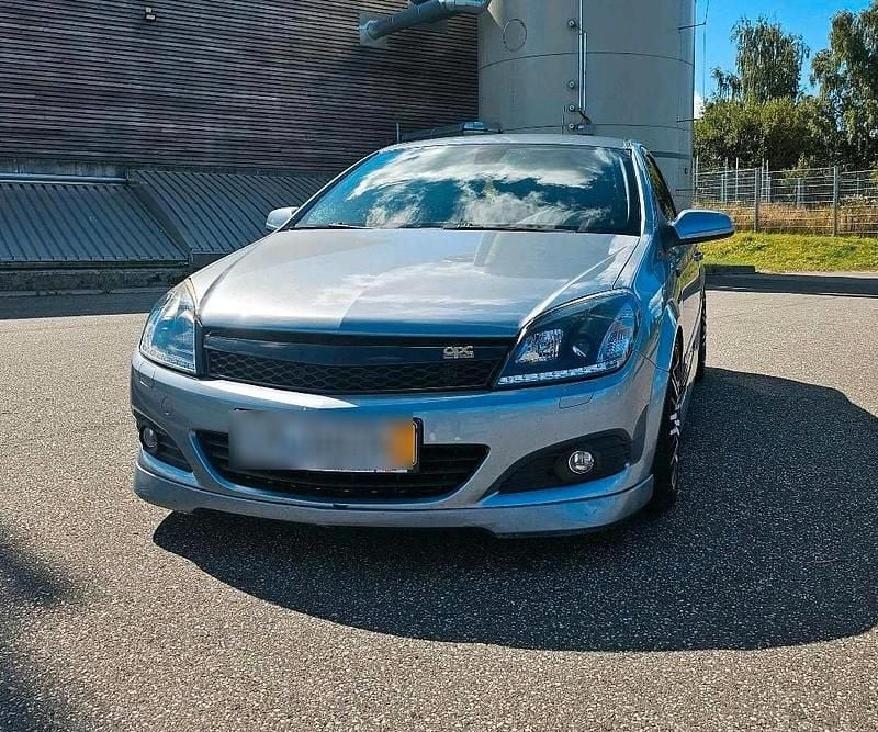 Grau Gebraucht 2006 Opel Astra GTC OPC Coupé | 3.499 € (Teuer) - Bild 1/4