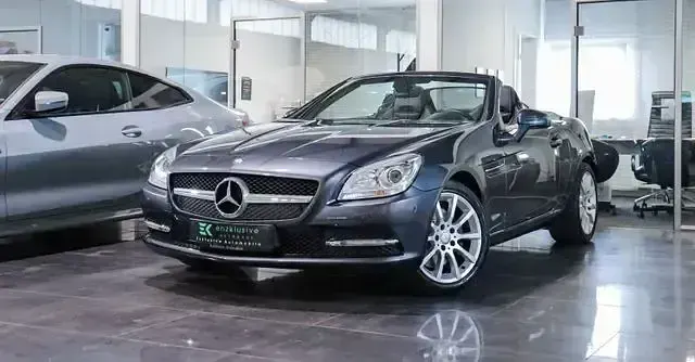 Gebraucht Mercedes SLK250 AMG 204 PS (150 kW) 2011 Tenoritgrau Cabrio