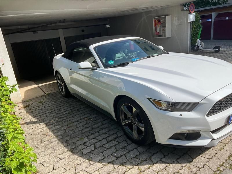 Gebraucht Ford Mustang 310 PS (228 kW) 2015 Weiß Cabrio