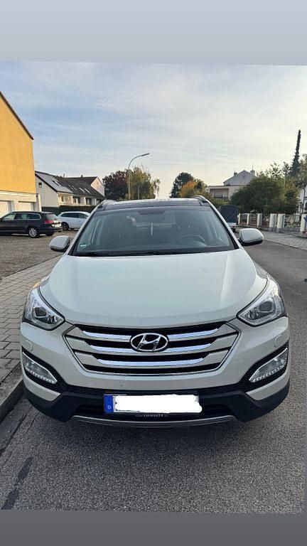 Weiß Gebraucht 2015 Hyundai Santa Fe Premium SUV | 12.900 € (Guter Preis) - Bild 1/4