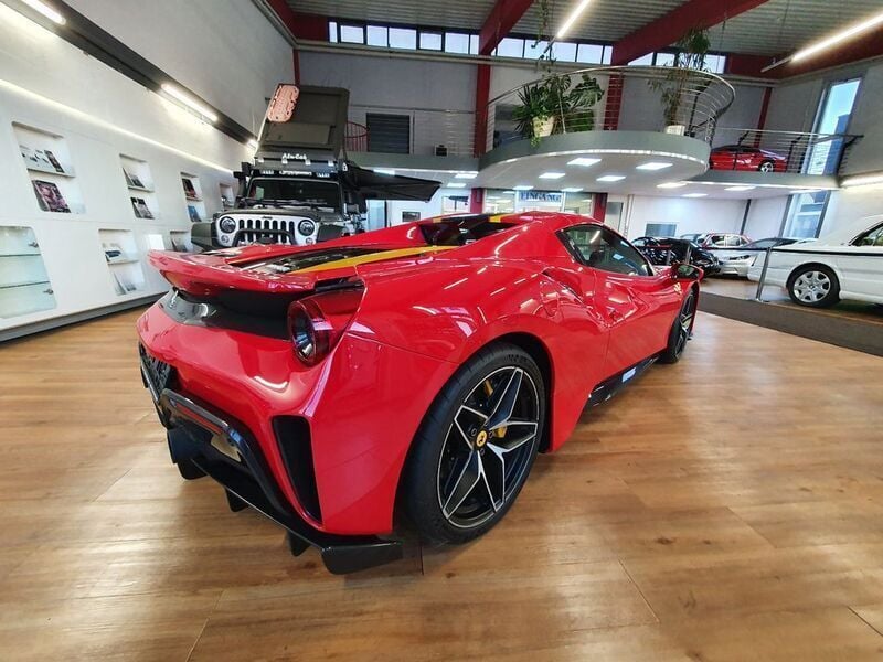 Second-hand Ferrari 488 721 CP (530 kW) 2020 Roșu Cabrio