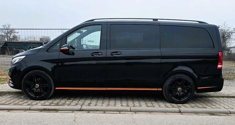 Gebraucht Mercedes V300 Avantgarde Edition 239 PS (175 kW) 2020 Schwarz Van / Kleinbus