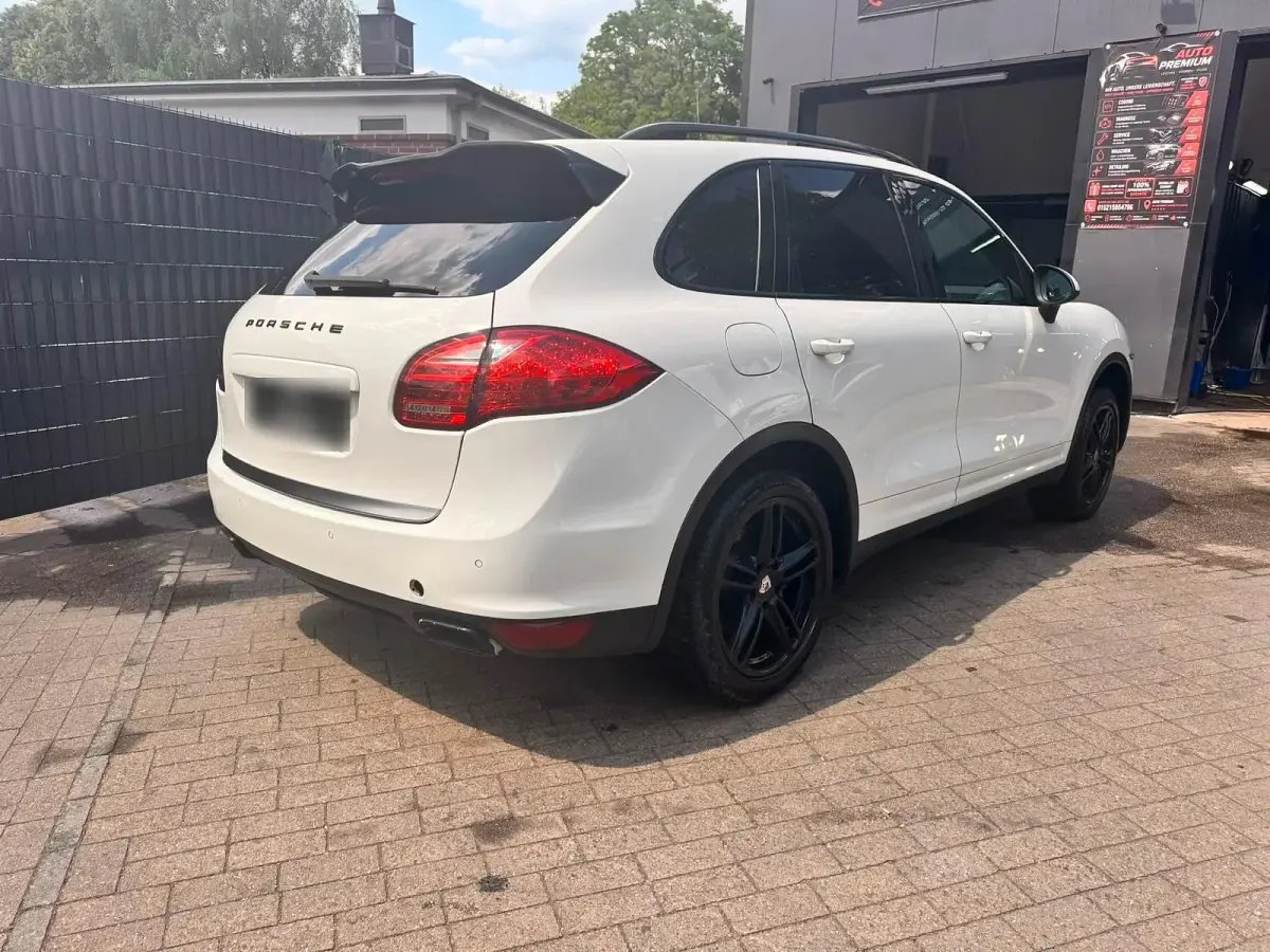 Gebraucht Porsche Cayenne 245 PS (180 kW) 2010 Weiß SUV