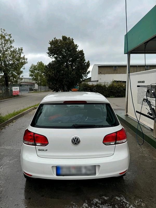Gebraucht VW Golf 80 PS (58 kW) 2009 Weiß Coupé