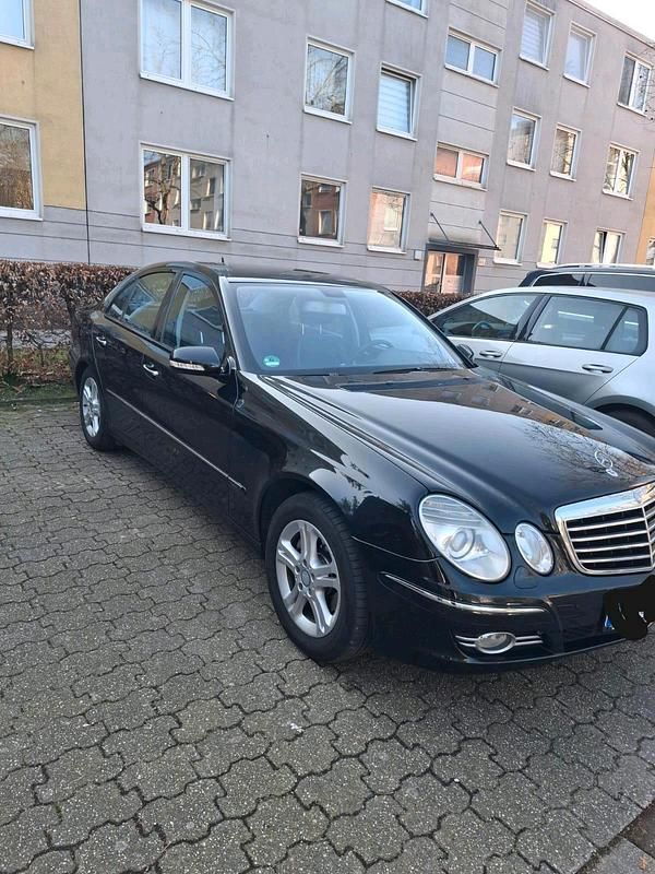 Gebraucht Mercedes E220 170 PS (125 kW) 2007 Schwarz Limousine