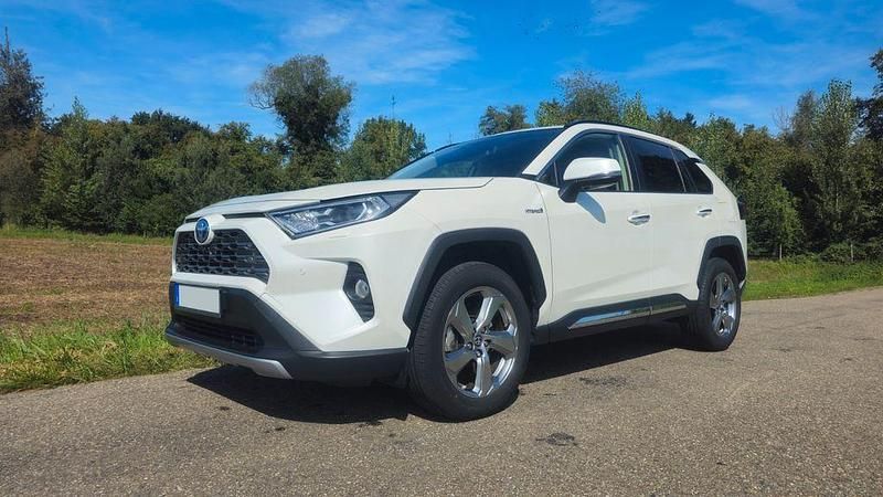 Weiß Gebraucht 2019 Toyota RAV4 Hybrid Lounge SUV | 30.500 € (Fairer Preis) - Bild 1/4