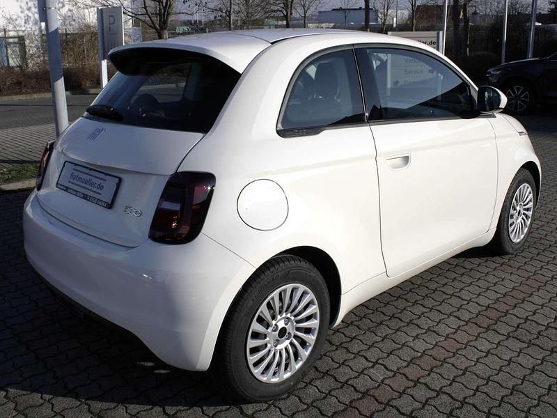 Gebraucht Fiat 500e 69 kW (95 PS) 2023 Arktis weiß Kleinwagen