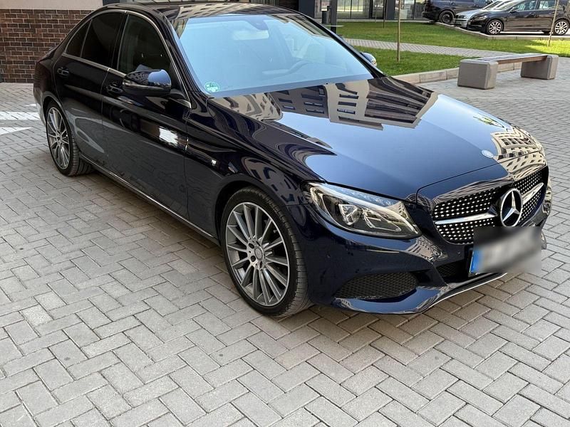 Blau Gebraucht 2015 Mercedes C220 AMG line Limousine | 16.500 € (Fairer Preis) - Bild 1/4