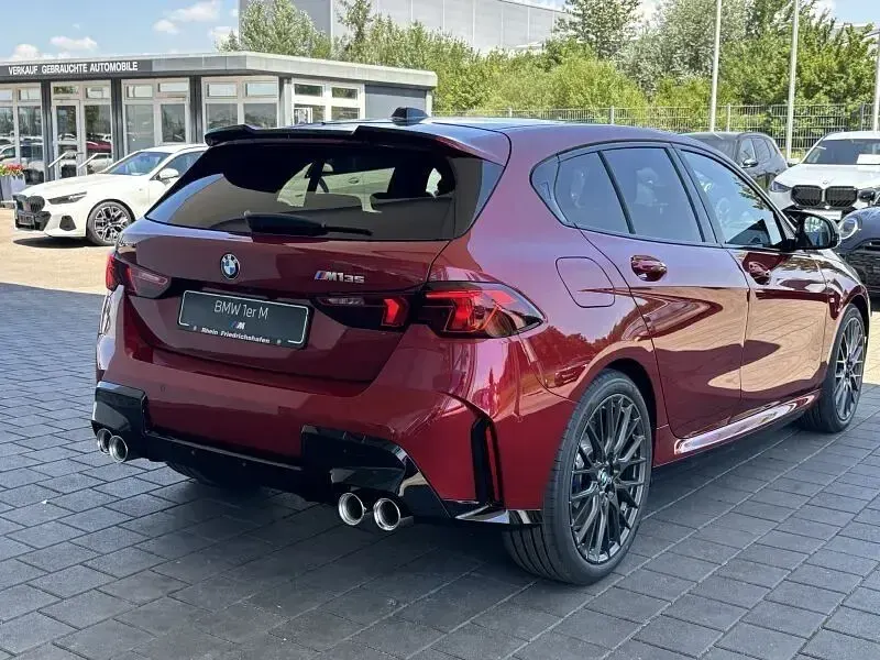 Neu BMW M135 Performance 300 PS (220 kW) 2026 Rot Kleinwagen