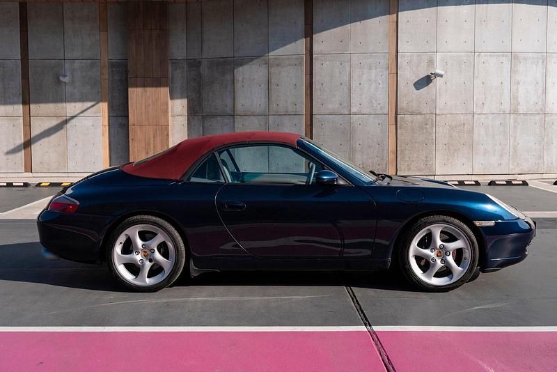 Gebraucht Porsche 996 300 PS (220 kW) 2000 Blau Cabrio