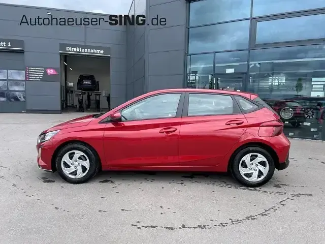 Neu Hyundai i20 101 PS (74 kW) 2026 Rot Kleinwagen