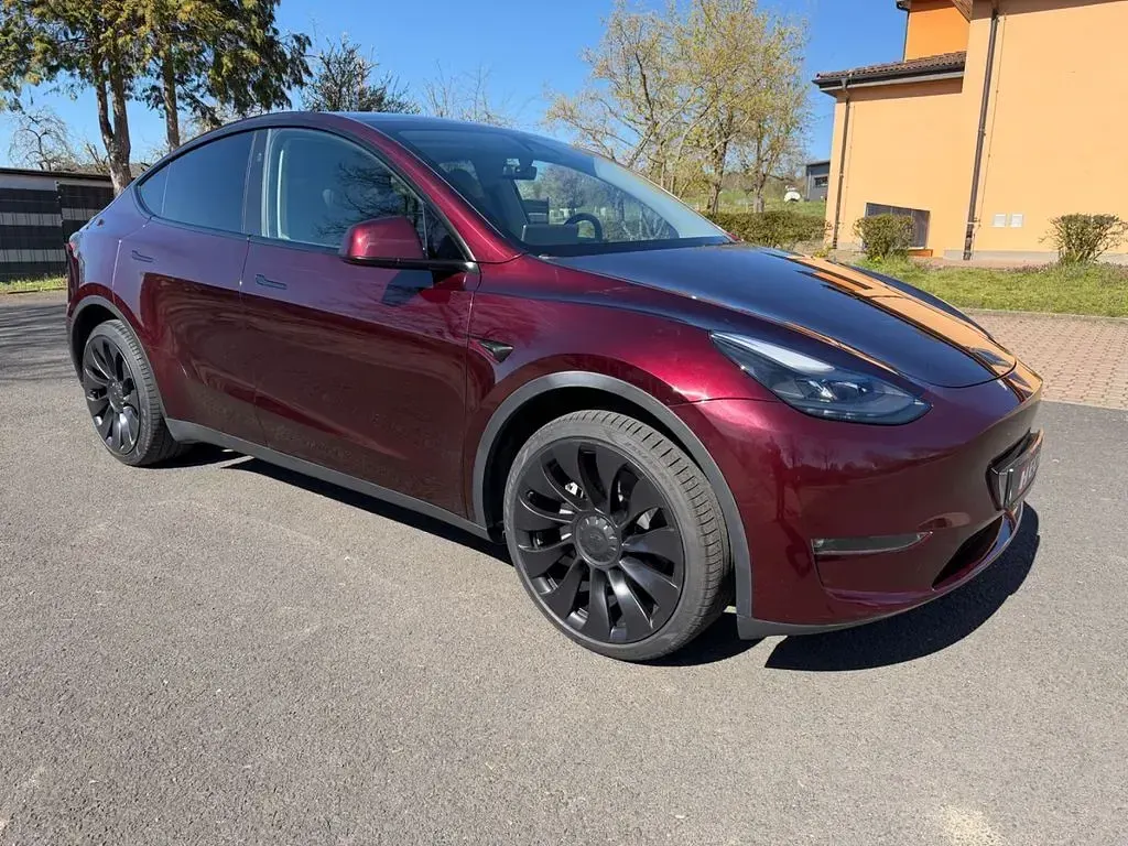 Usata Tesla Model Y 378 kW (514 CV) 2024 Rosso SUV