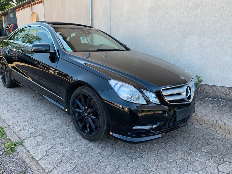 Schwarz Gebraucht 2013 Mercedes E350 Coupé | 9.600 € - Bild 1/4