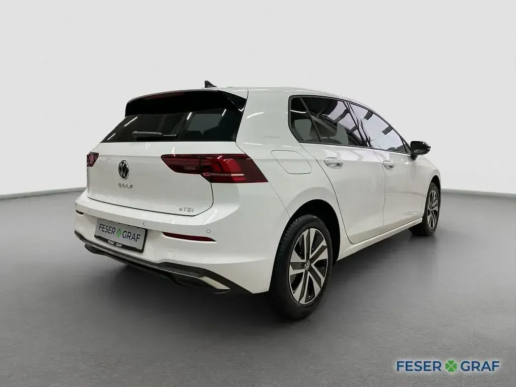 Gebraucht VW Golf VIII 116 PS (85 kW) 2026 Pure white Limousine