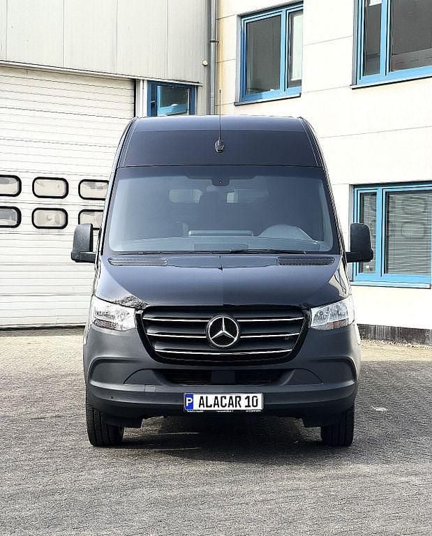 Gebraucht Mercedes Sprinter 163 PS (119 kW) 2021 Schwarz Van