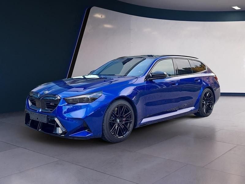 Marina bay blau metallic Gebraucht 2025 BMW M5 Comfort Edition Kombi | 133.490 € (Superpreis) - Bild 1/4